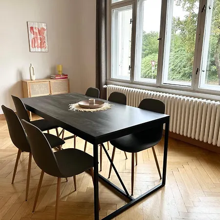Apartament Charmante Altbauwohnung, 2 Kostenfreie Parkplaetze *