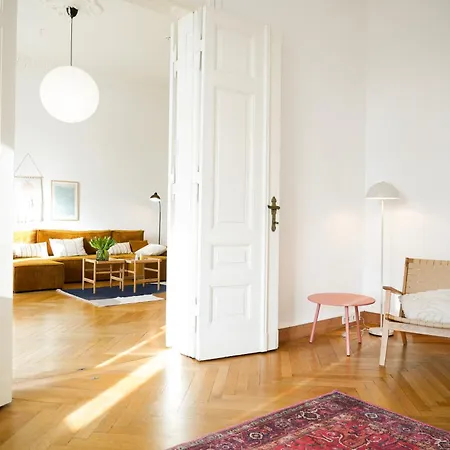 Lejlighed Charmante Altbauwohnung, 2 Kostenfreie Parkplaetze *