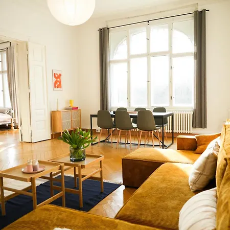 Lejlighed Charmante Altbauwohnung, 2 Kostenfreie Parkplaetze *