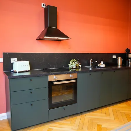 Charmante Altbauwohnung, 2 Kostenfreie Parkplaetze