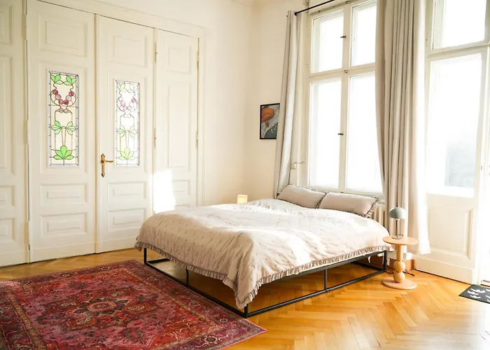 Charmante Altbauwohnung, 2 Kostenfreie Parkplaetze Lejlighed