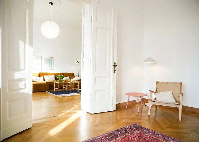 Lejlighed Charmante Altbauwohnung, 2 Kostenfreie Parkplaetze *