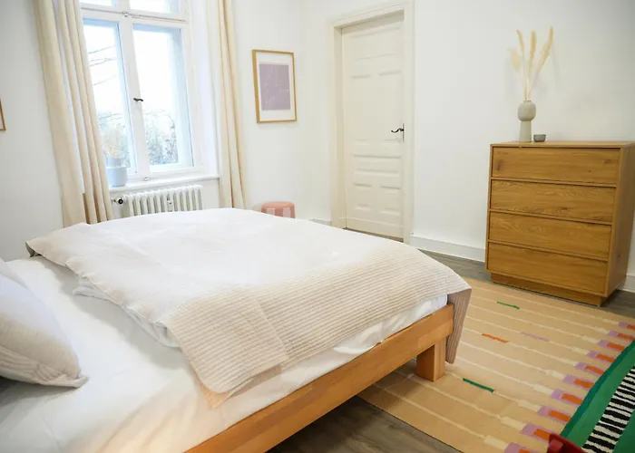 Charmante Altbauwohnung, 2 Kostenfreie Parkplaetze Lejlighed *