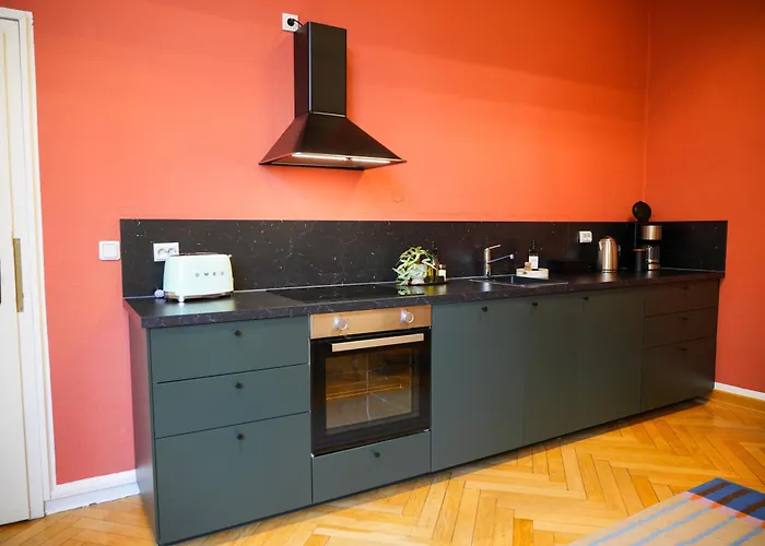 Charmante Altbauwohnung, 2 Kostenfreie Parkplaetze