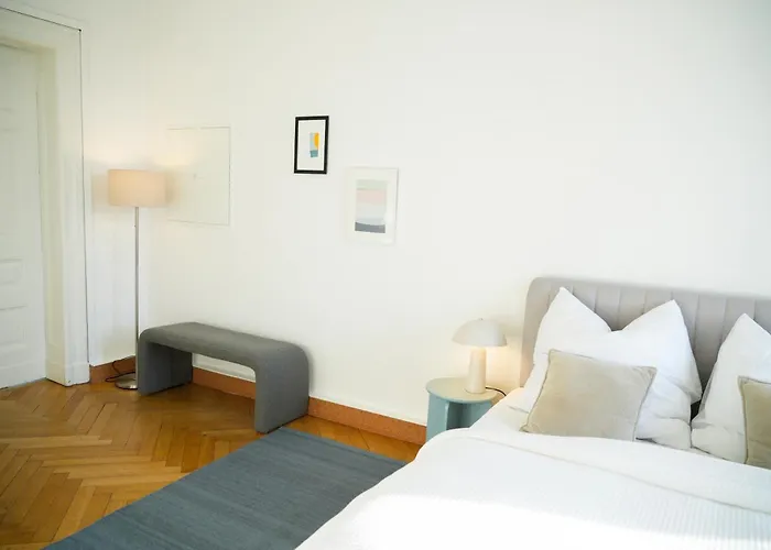 Charmante Altbauwohnung, 2 Kostenfreie Parkplaetze